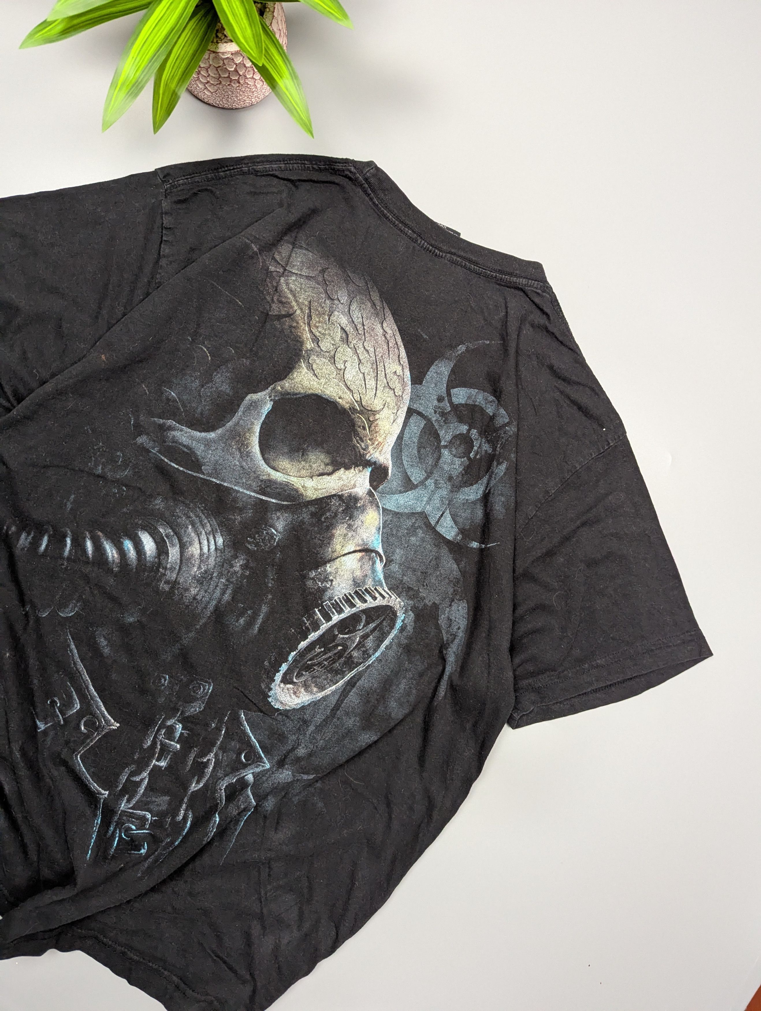 Band Tees Y2K Spiral Skull Gas Mask T-Shirt Grunge Retro Vintage Tee Size US XXL / EU 58 / 5 - 10 Thumbnail