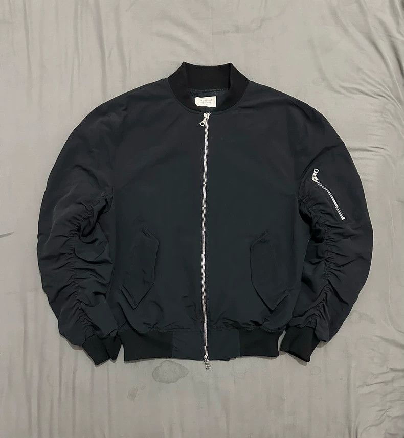 Fear of God Fear of God The first generation of black bomber jackets Size US M / EU 48-50 / 2 - 1 Thumbnail