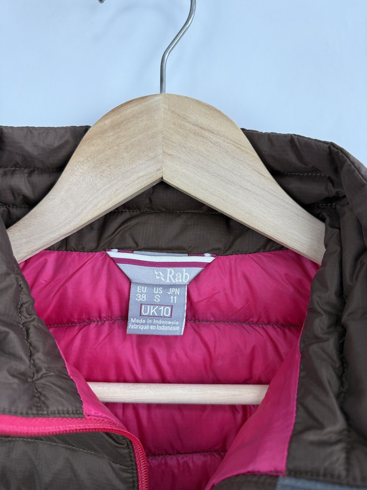 Rab 🇺🇸 Rab Pertex Microlight Puffer Vest Brown Woman Outdoor Y2K Size S / US 4 / IT 40 - 7 Thumbnail