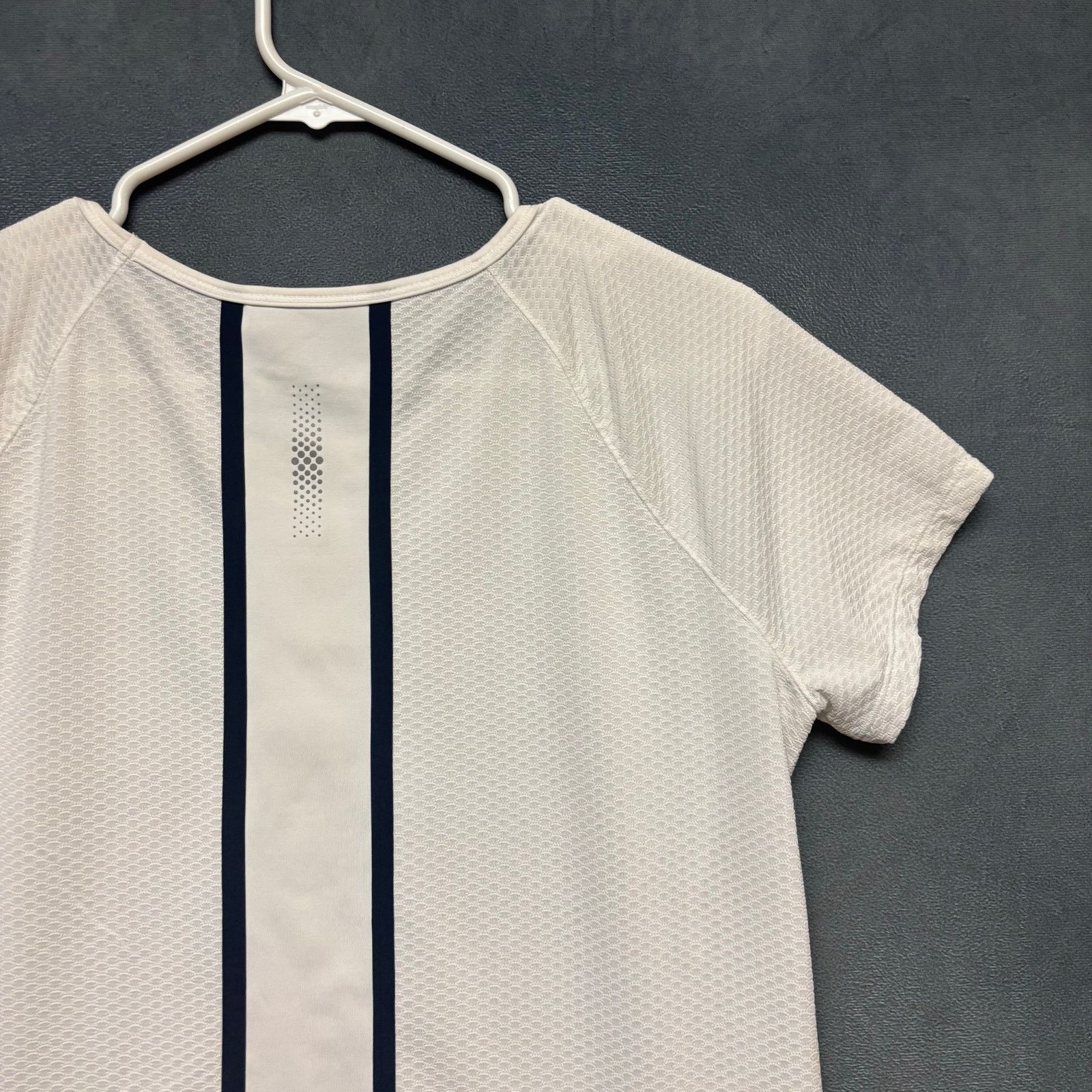 Athleta Athleta White Performance Mesh Running Top Short Sleeve Med Size M / US 6-8 / IT 42-44 - 12 Thumbnail