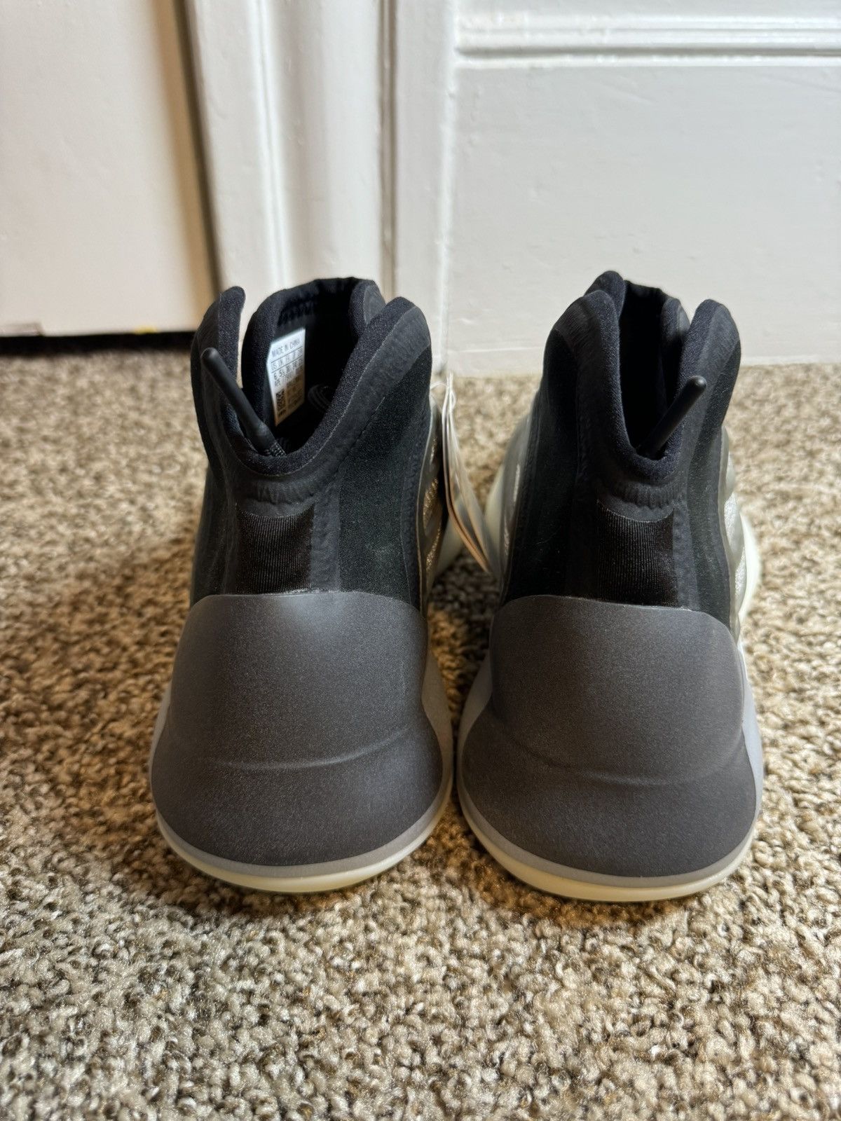 Yeezy Adidas Yeezy QNTM Basketball Sneakers Trainers (Men's Size 6 Size US 6 / EU 39 - 4 Thumbnail