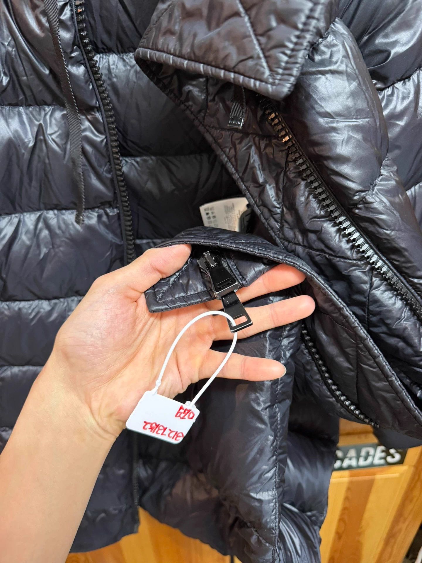 Moncler Moncler SUYEN A-line loose mid-length down coat women's 0 Size XS / US 0-2 / IT 36-38 - 6 Thumbnail