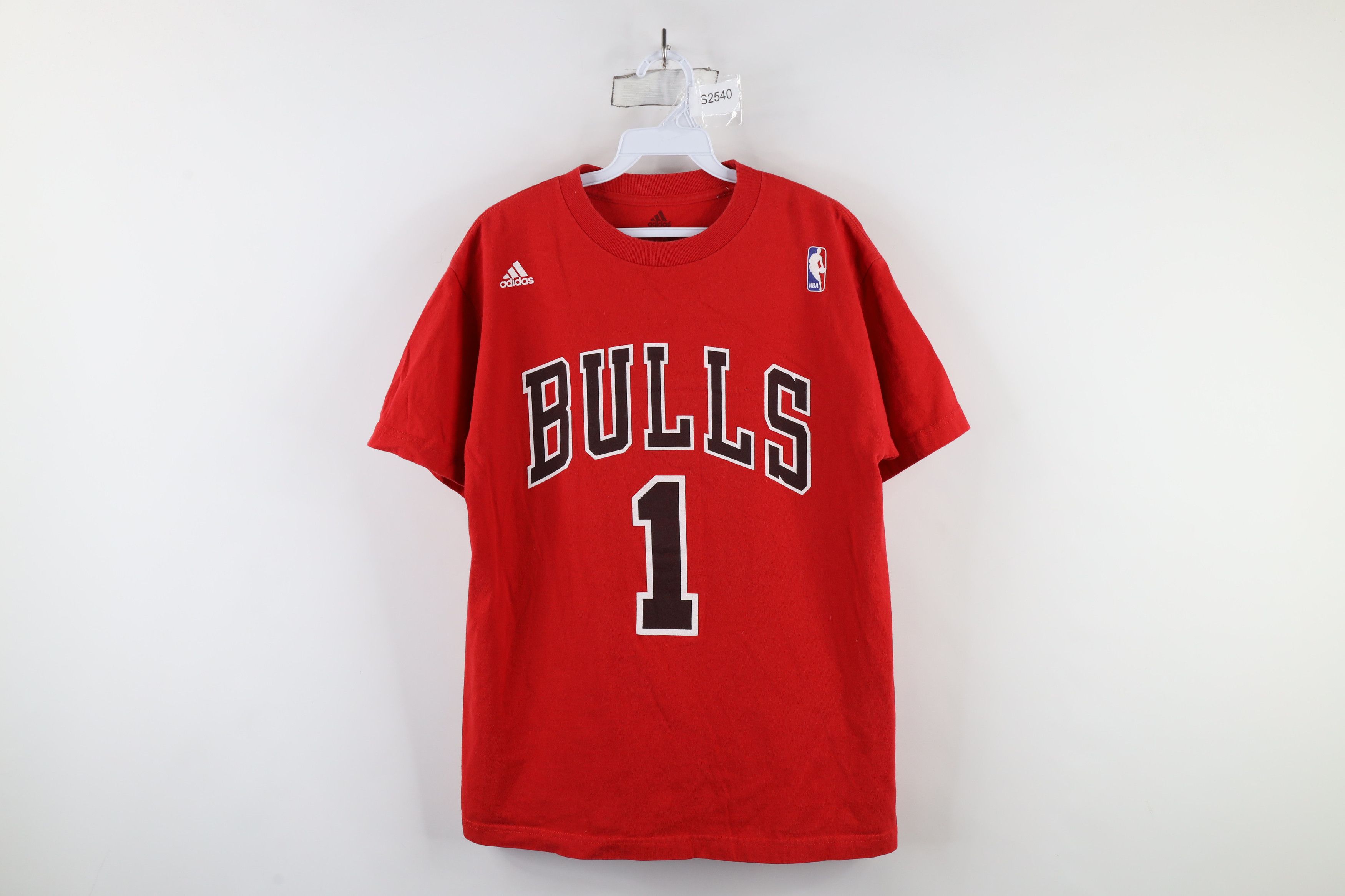 Adidas × Vintage Vintage Adidas Rose Chicago Bulls Basketball Jersey T-Shirt Size US M / EU 48-50 / 2 - 1 Thumbnail