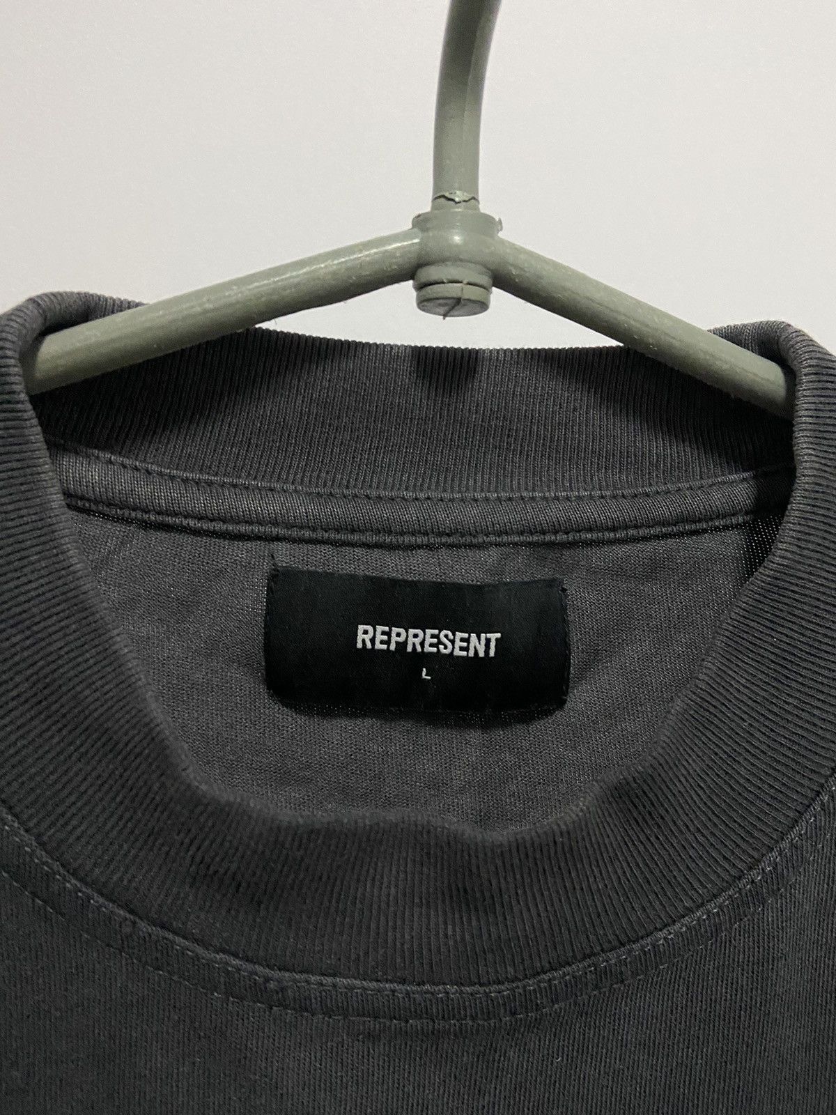 Represent Clo. × Vintage Represent t shirt dogs reaper big logo print vintage Size US L / EU 52-54 / 3 - 4 Thumbnail