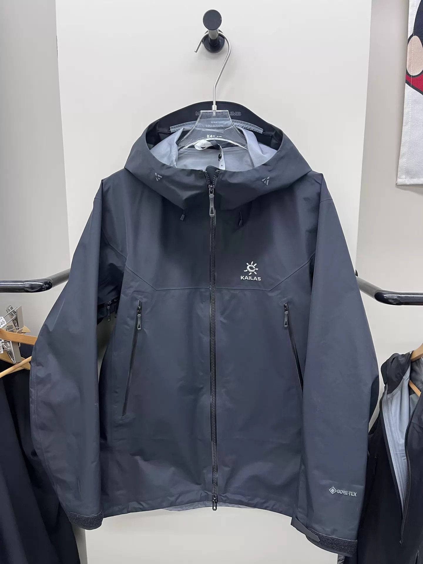 Other KAILAS MONT X-LT GTX Ultralight Hard Shell Jacket L Size US L / EU 52-54 / 3 - 1 Thumbnail