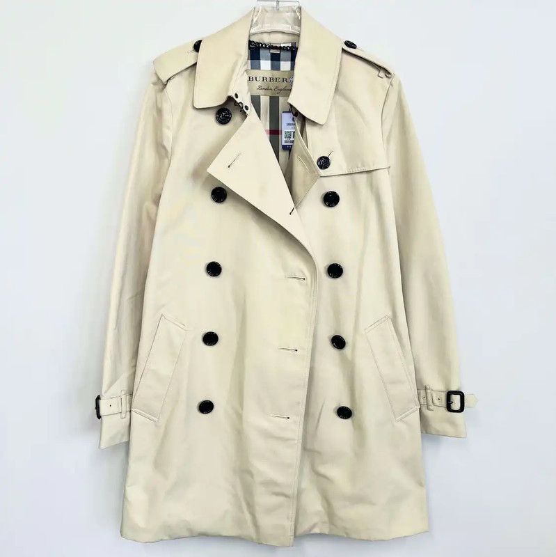 Burberry Burberry Women's Classic Khaki Trench Coat Size M / US 6-8 / IT 42-44 - 1 Thumbnail