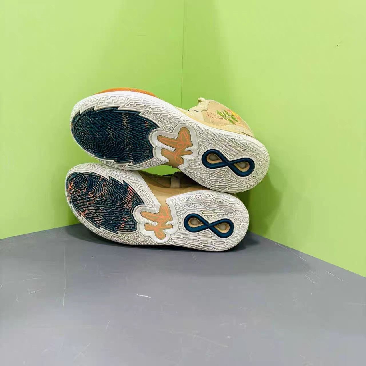 Nike Nike Kyrie 8 Infinity Basketball Shoes K15 Size US 9 / EU 42 - 7 Thumbnail