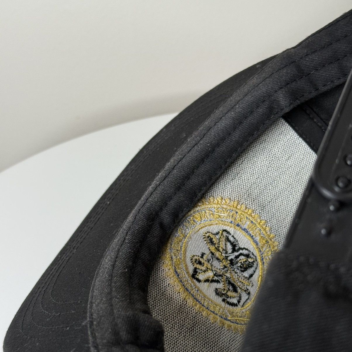 Vintage Vintage Black Snapback Cap With Gold Badge – Union Workers Size ONE SIZE - 9 Thumbnail