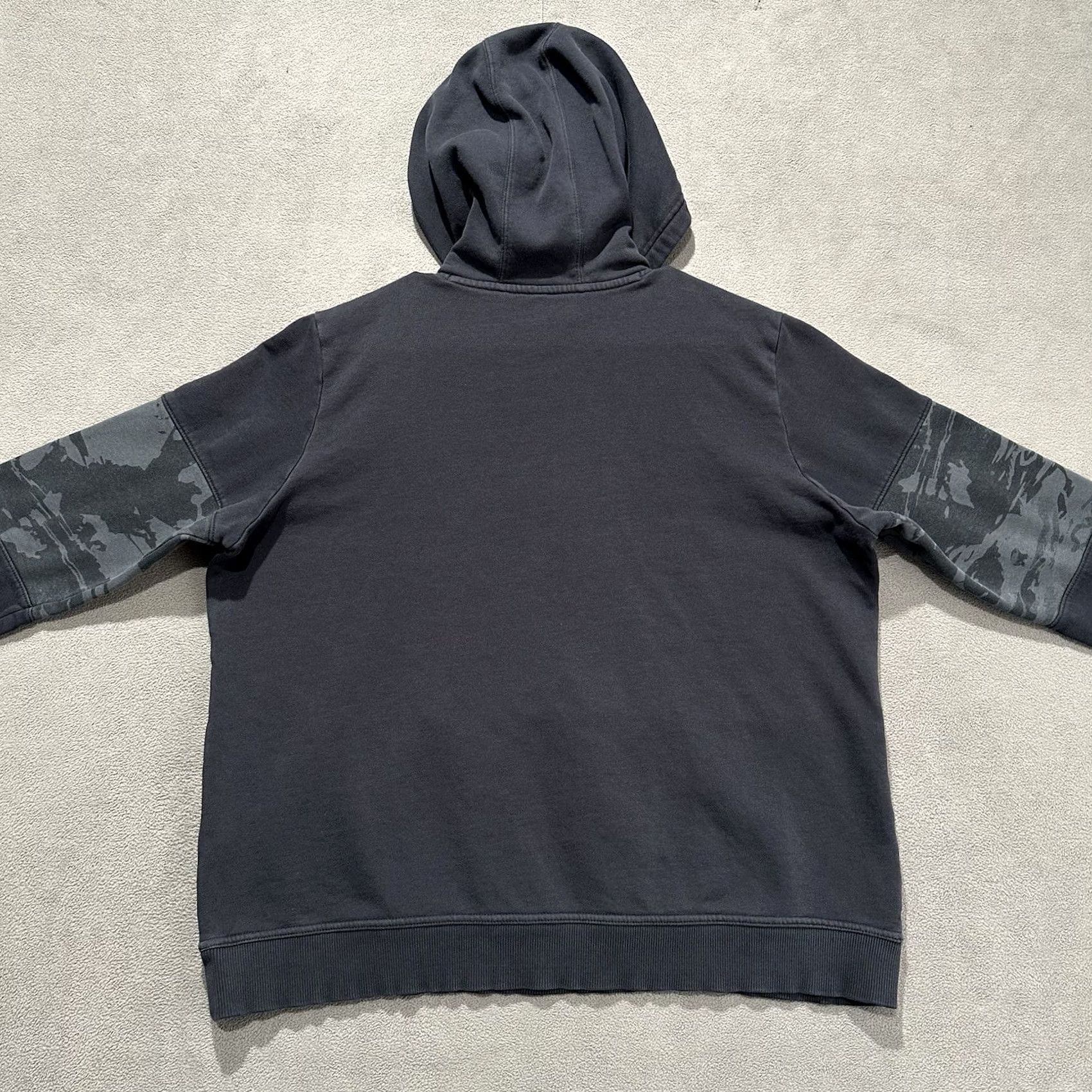 Under Armour Under Armour Hoodie Mens Large Gray Camo Color Block Faded Drawstring Sweatshirt Size US L / EU 52-54 / 3 - 2 Thumbnail