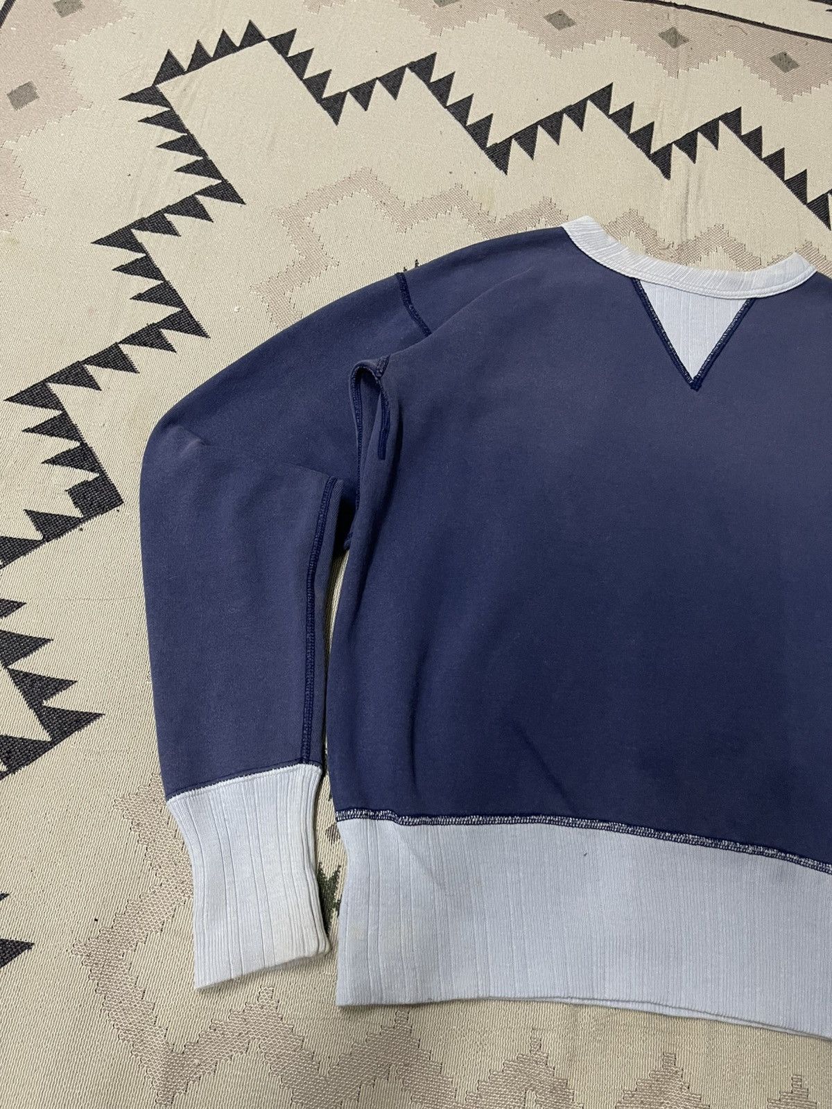 Full Count & Co. 90s FULLCOUNT WINDSHIELD DOUBLE V SUNFADED SWEATSHIRT Size US S / EU 44-46 / 1 - 3 Thumbnail