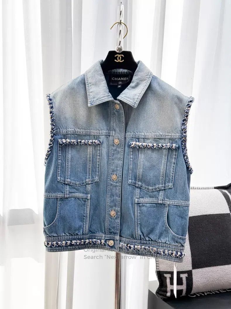 Chanel Chanel Knitted rolled denim vest Size XS / US 0-2 / IT 36-38 - 1 Thumbnail