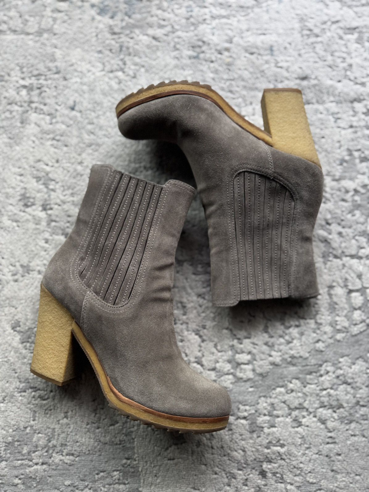 Prada Authentic Prada Suede Ankle Boots Size 39 Made in italy Size US 9 / IT 39 - 1 Thumbnail