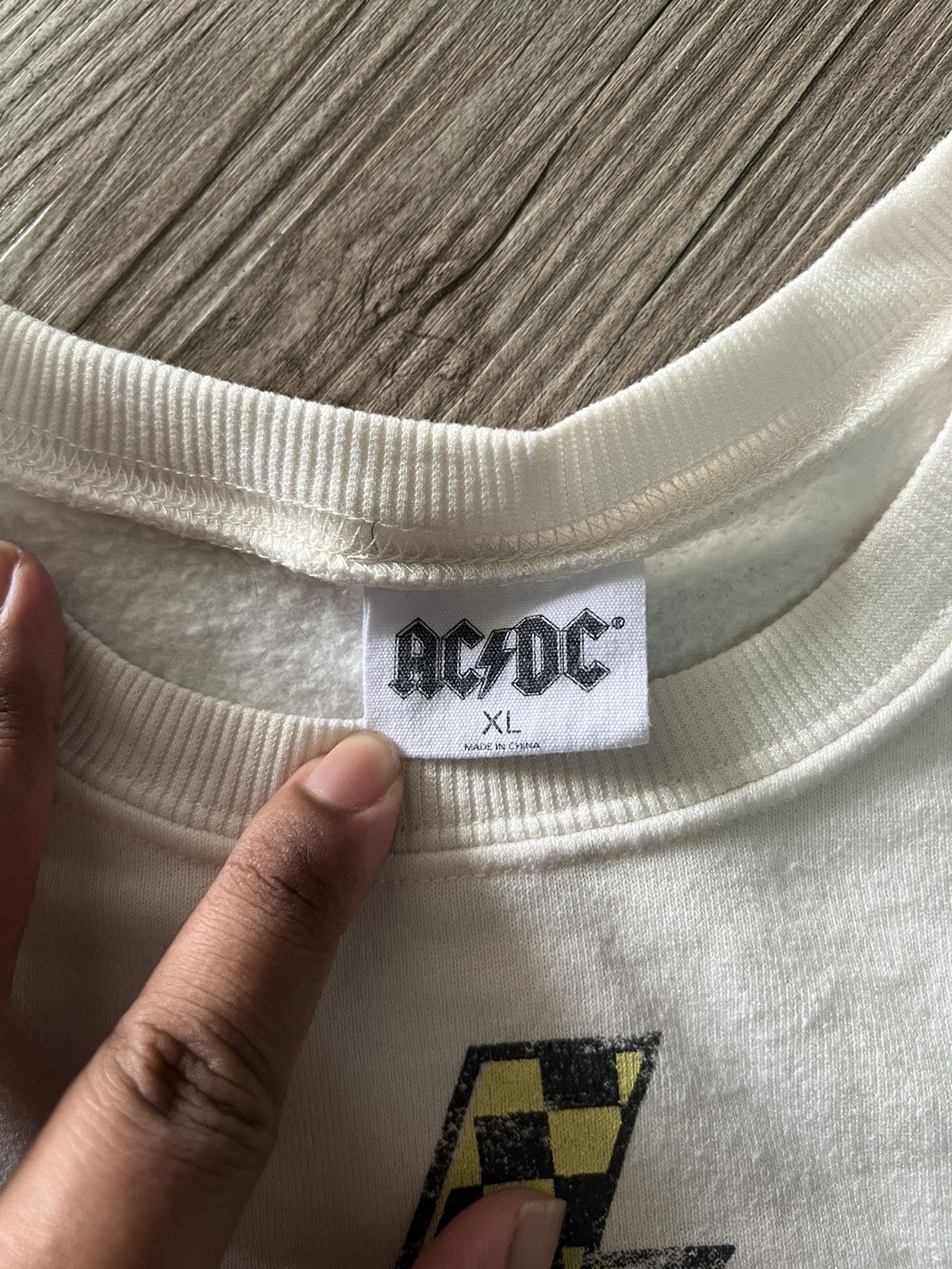 AC/DC × Band Tees ACDC Crops Tops Sweatshirt Size XL / US 12-14 / IT 48-50 - 3 Thumbnail