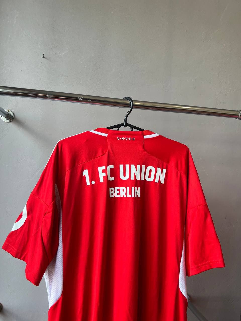 Adidas 2023/24 UNION BERLIN HOME SOCCER FOOTBALL JERSEY ADIDAS XL Size US XL / EU 56 / 4 - 14 Thumbnail