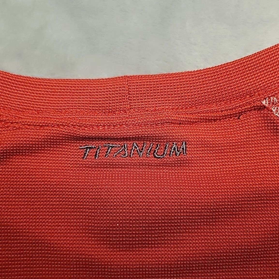 Vintage VINTAGE Columbia Shirt Mens Large Rust Orange Titanium Omni Dry Performance Stretch TEE Size US L / EU 52-54 / 3 - 6 Thumbnail