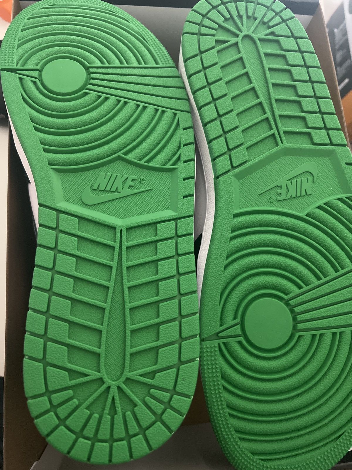 Jordan Brand × Nike Jordan 1 Celtic Colorway Size US 10.5 / EU 43-44 - 7 Thumbnail