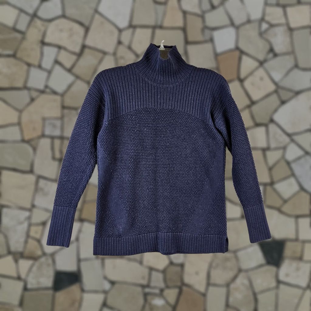 Lululemon Lululemon Sweater Women 100% Merino Wool Navy Size 6 Pullover Blue 100% Merino Wool Womens Pullover Sweater Size M / US 6-8 / IT 42-44 - 1 Thumbnail
