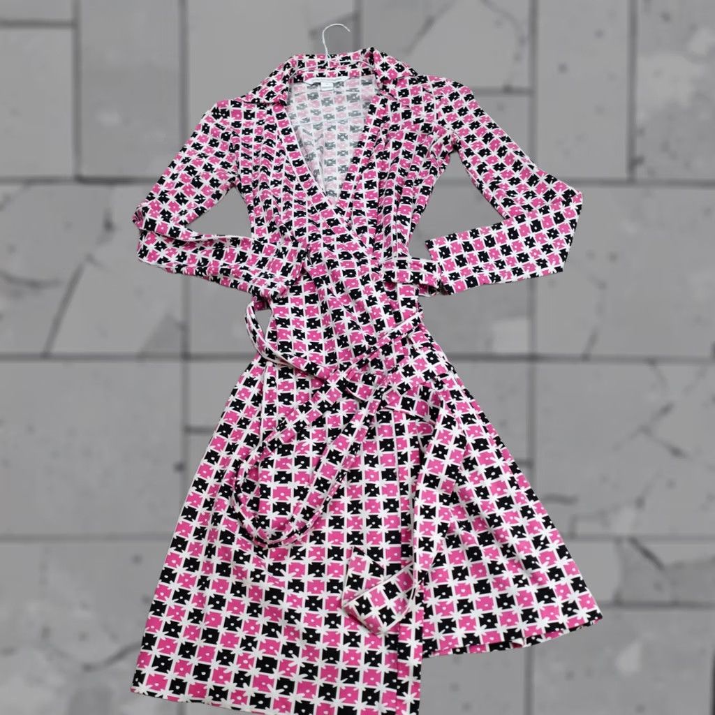 Diane von Furstenberg Diane von Furstenberg Dress Wrap Jersey Pink White Cotton Silk 6 Knee Length V-Neck Long Sleeve Geometric Pattern Womens Girls Mens 2020s? Size M / US 6-8 / IT 42-44 - 1 Thumbnail