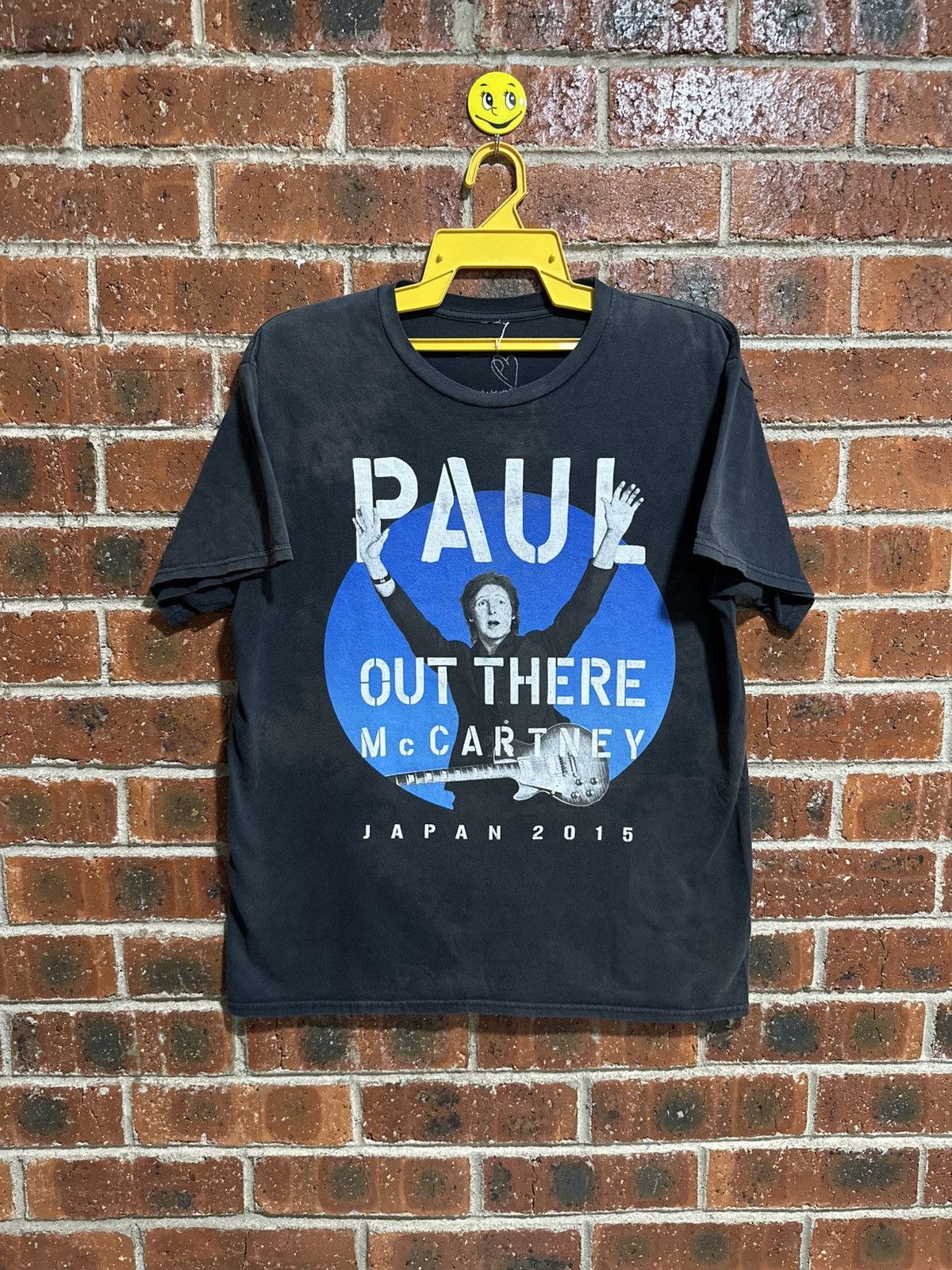 Band Tees × Vintage Vintage Paul Mc Cartney Out There Japan 2015 Sun Faded Tee Size US L / EU 52-54 / 3 - 1 Thumbnail