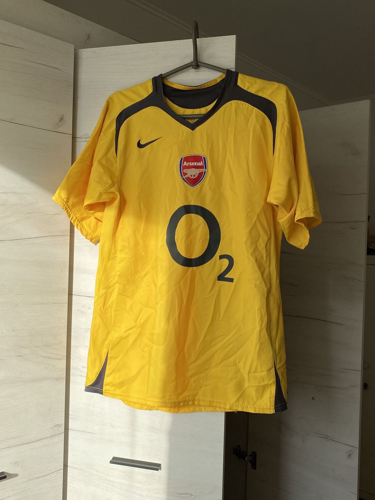 Nike Arsenal 2005-06 Jersey Yellow Nike O2 Highbury Final Sz S Size US S / EU 44-46 / 1 - 1 Thumbnail