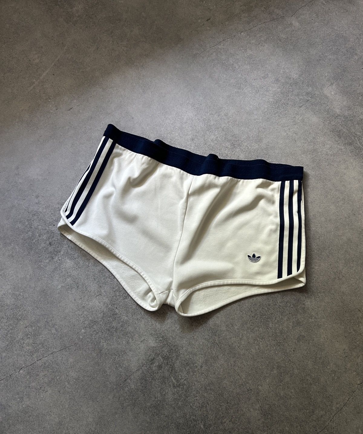 Adidas × Vintage Vintage Adidas Tennis white/blue three stripes shorts Size US 36 / EU 52 - 1 Thumbnail