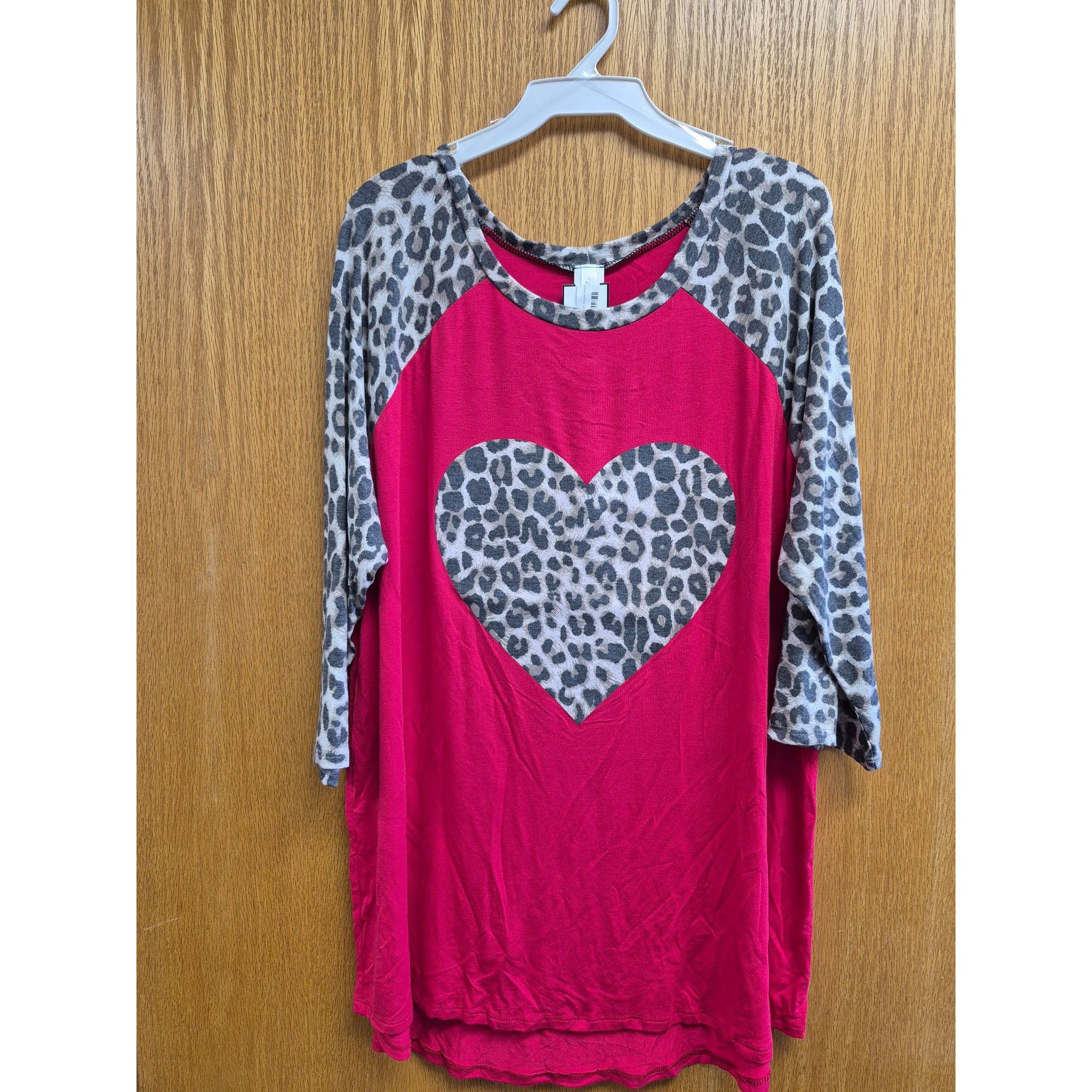 Other Now N Forever, Red Shirt, Animal Print Heart, 3X Size 3XL / US 20-22 - 3 Thumbnail