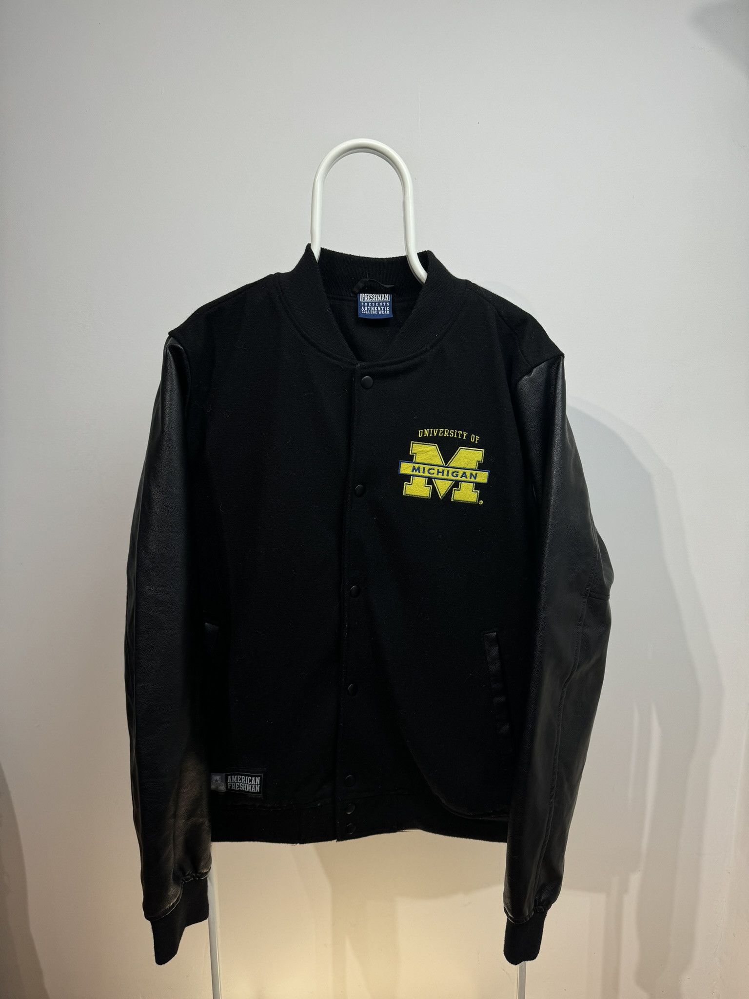 Vintage Black Bomber Jacket University of Michigan y2k 90s usa uk Size US L / EU 52-54 / 3 - 4 Thumbnail