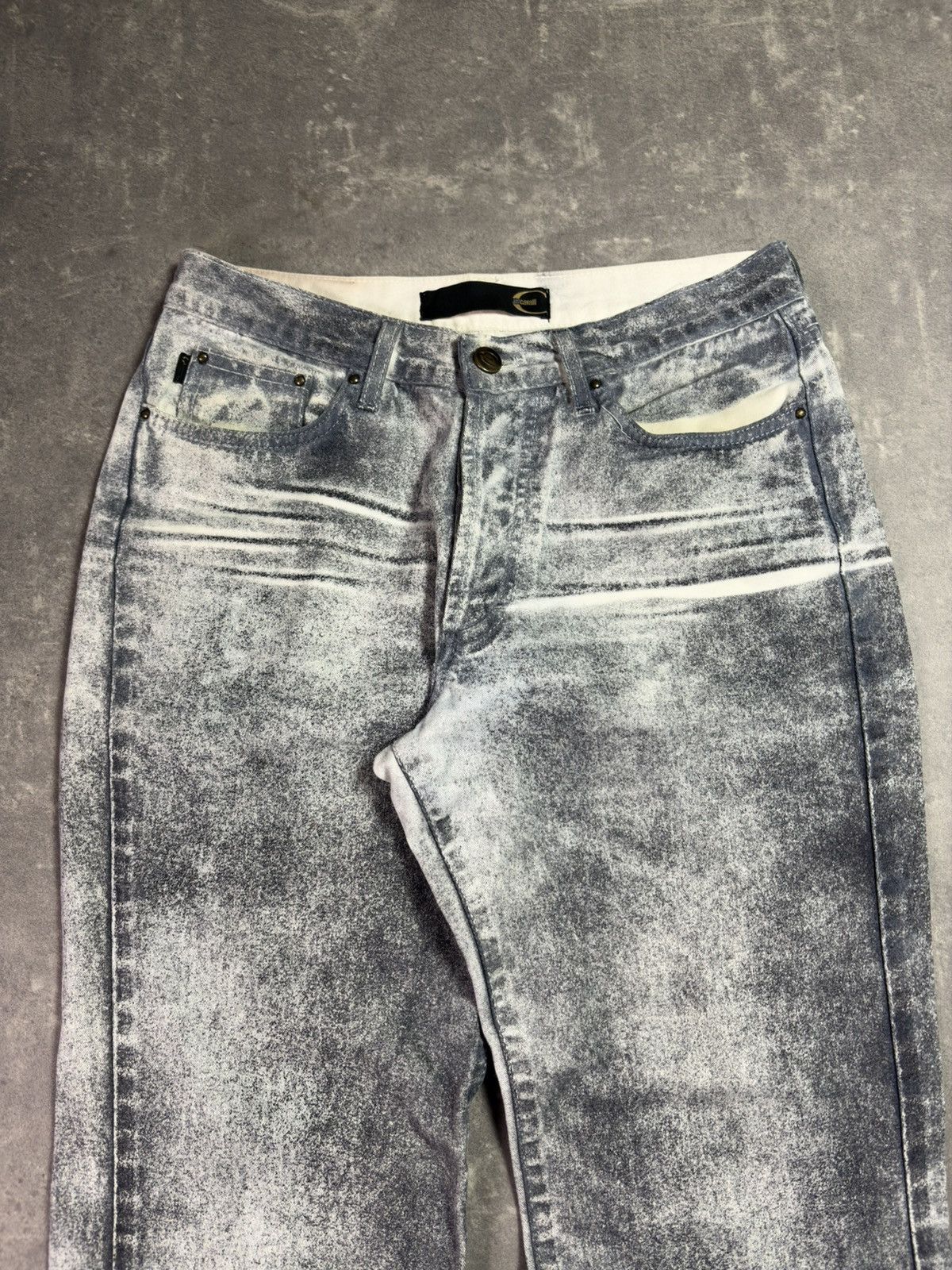 Just Cavalli 00s Just Cavalli Trompe L’oeil Faded Flared Gray Denim Jeans Size US 29 - 3 Thumbnail