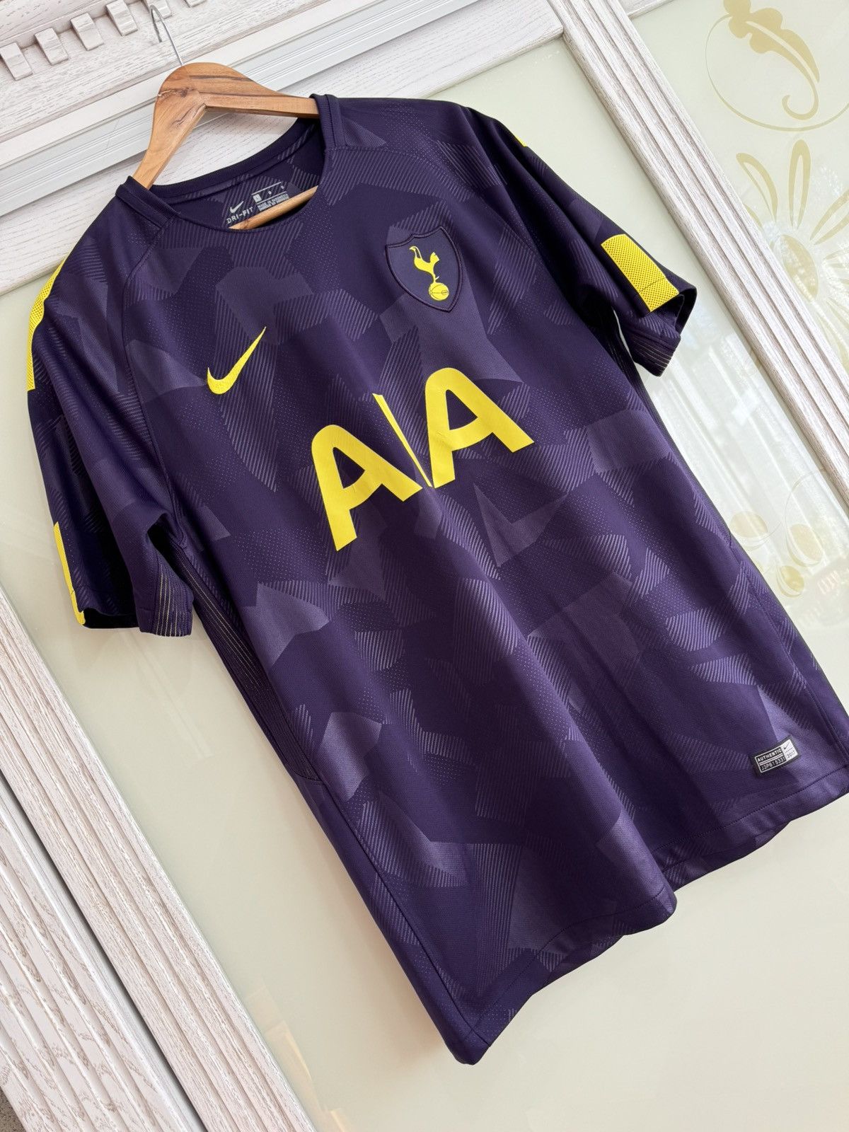 Nike Tottenham Hotspur 2017-2018 Third Soccer Jersey Football Kit Size US L / EU 52-54 / 3 - 5 Thumbnail