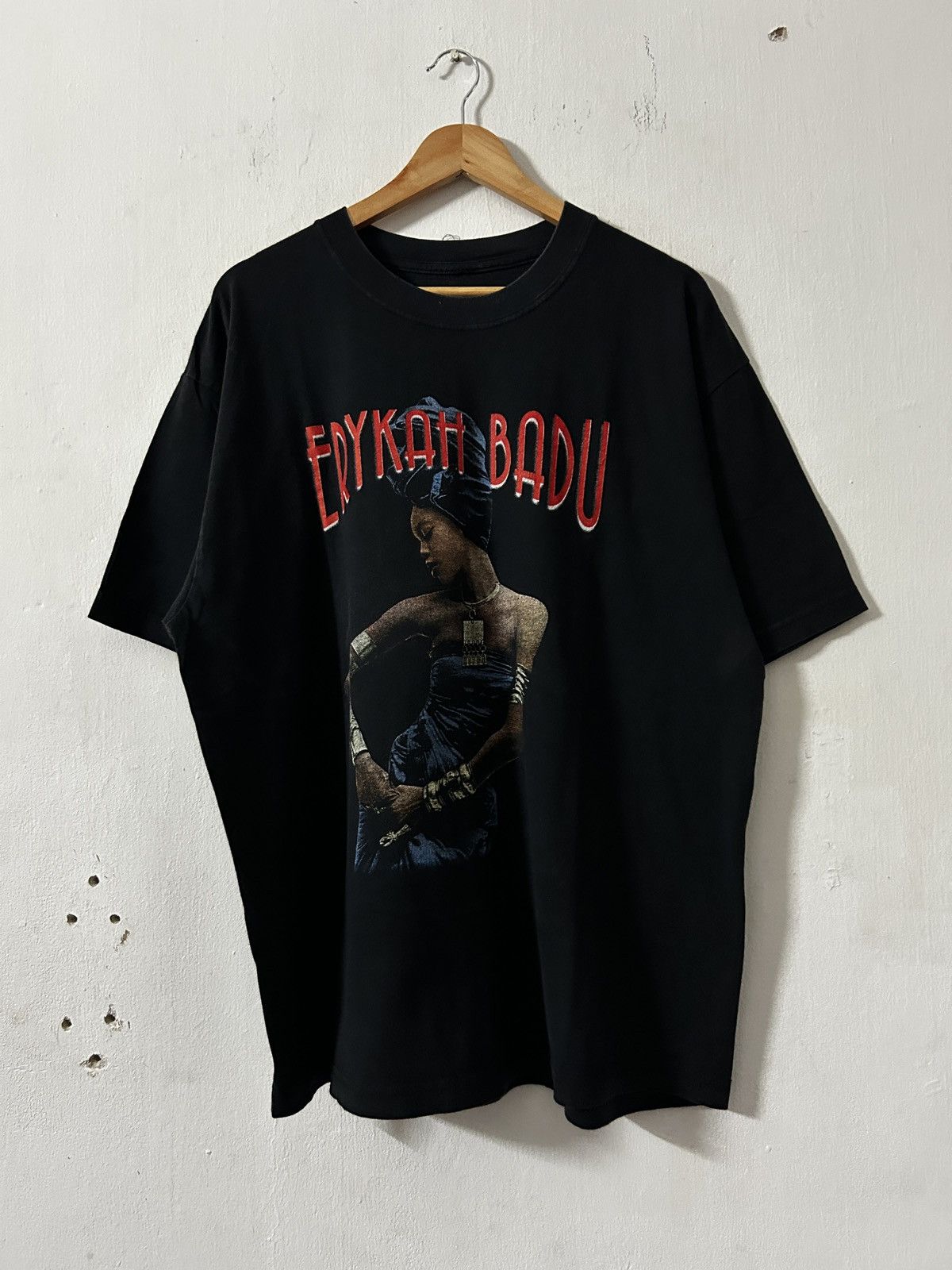 Vintage Vintage 2001 Erykah Badu Tour raptees photo tee design Size US XL / EU 56 / 4 - 1 Thumbnail