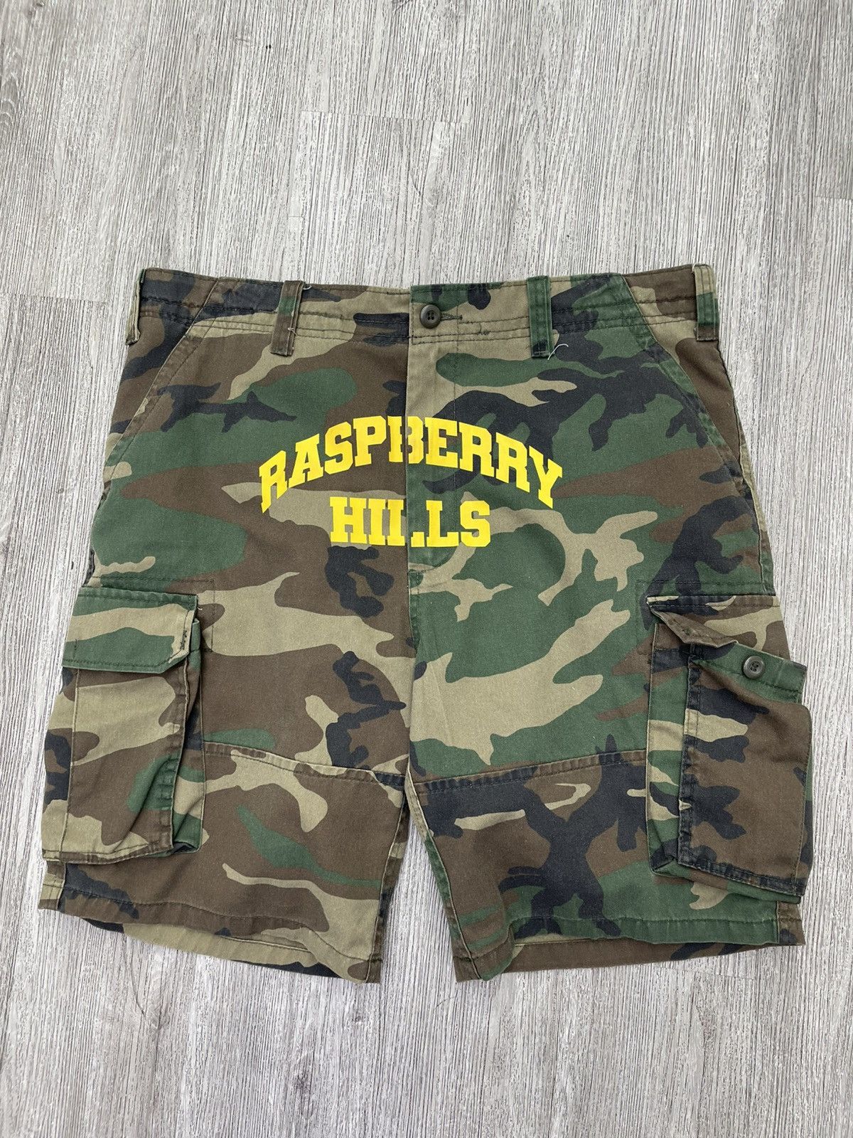 Other Rasberry shorts green camo Size US 32 / EU 48 - 1 Thumbnail