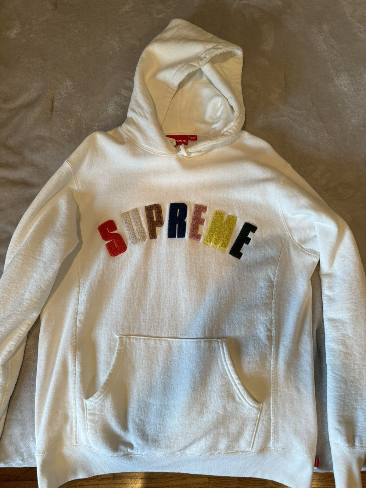 Supreme SUPREME CHENILLE ARC LOGO HOODIE WHITE SIZE XL Grailed