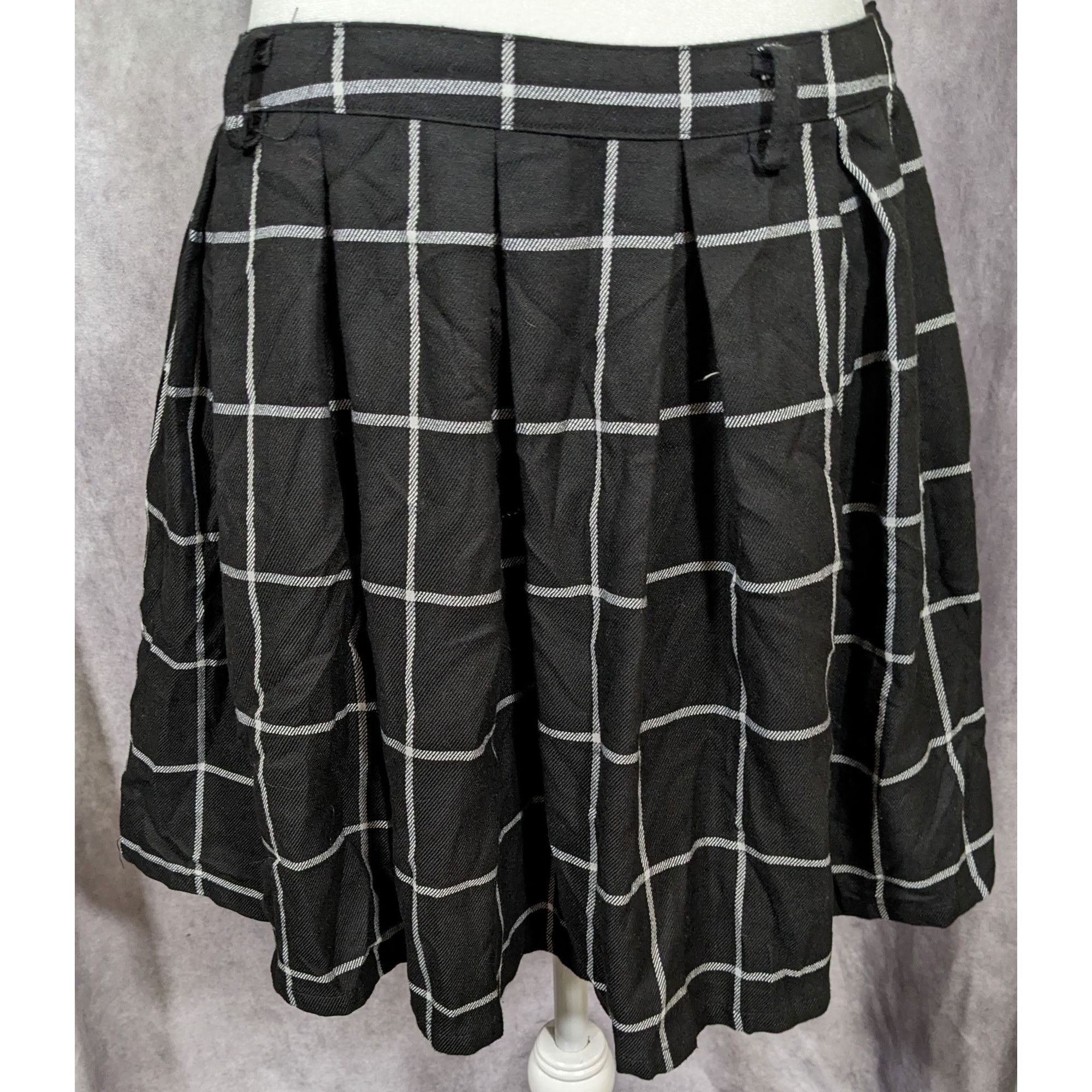Other Gothic Punk Black And White Plaid Pleated Skirt by Hot Topic Size 29" - 4 Thumbnail