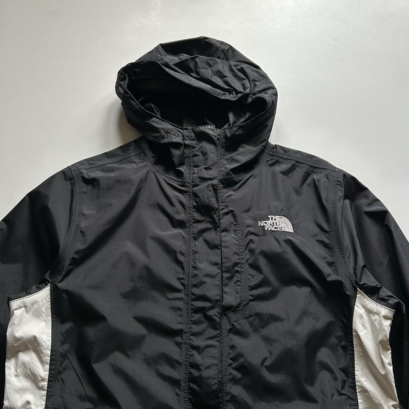 The North Face × Vintage The North Face Rain Jacket Women's Small Black Hyvent Rare Size S / US 4 / IT 40 - 2 Thumbnail