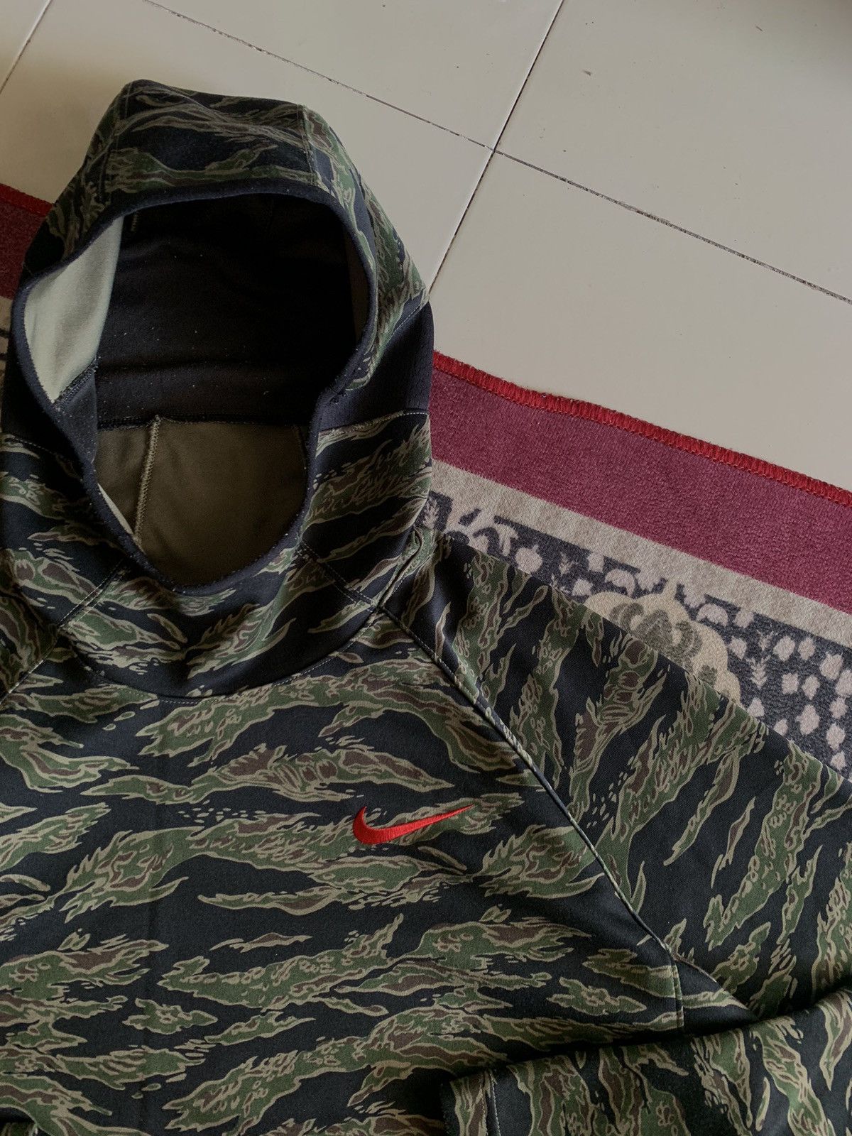 Nike Nike Tiger Stripe Camo Hoodie Size US L / EU 52-54 / 3 - 3 Thumbnail