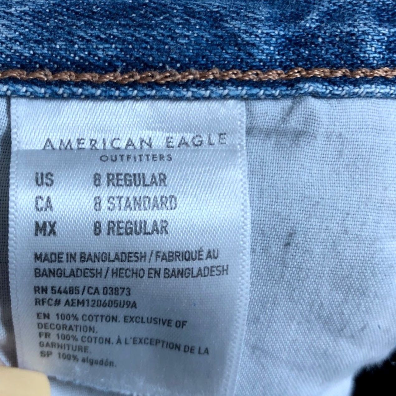 American Eagle Outfitters VINTAGE American Eagle Jeans Blue Denim High Rise Mom Distressed Thrashed 8 Womens Jeans Regular 30in 27in Inseam Womens Size 30" / US 8 / IT 44 - 6 Thumbnail