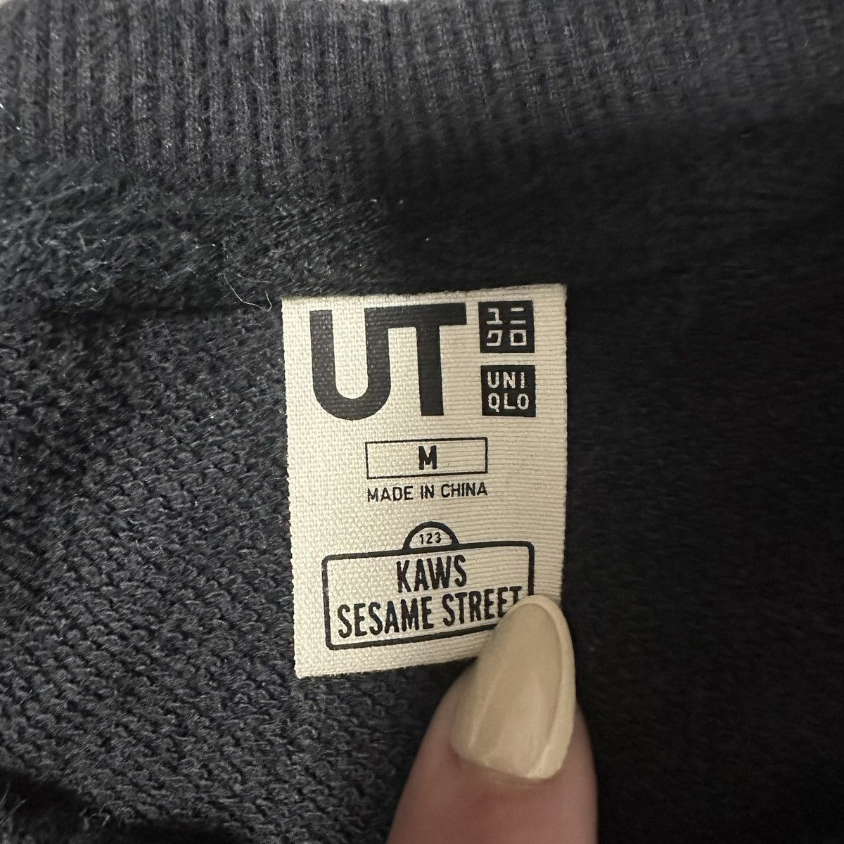 Kaws × Uniqlo KAWS X Sesame Street UT Uniqlo Sweatshirt Black Crewneck Size US M / EU 48-50 / 2 - 4 Thumbnail