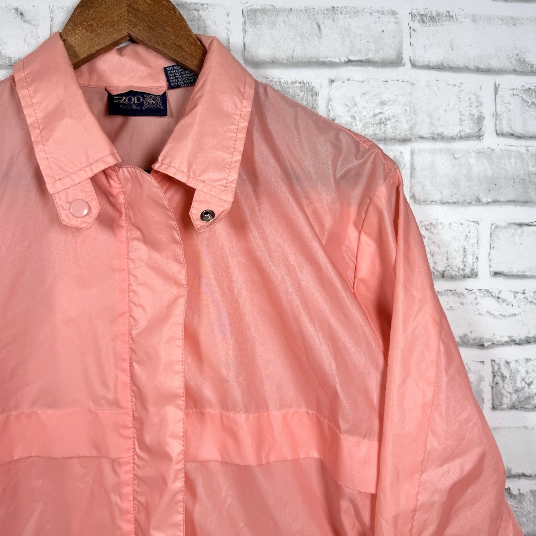 Izod VTG IZOD Club 100% Nylon Full Zip Windbreake Jacket Womens Size S Color Pink Features Full Zip Style Windbreaker Size S / US 4 / IT 40 - 2 Thumbnail