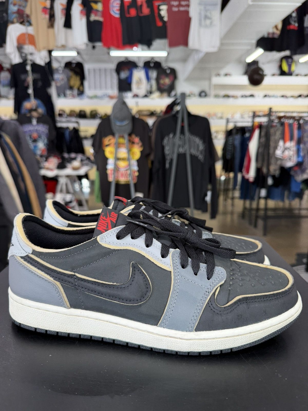 Jordan Brand Jordan 1 Low Black Smoke Grey Size 9 (2022) Size US 9 / EU 42 - 6 Thumbnail