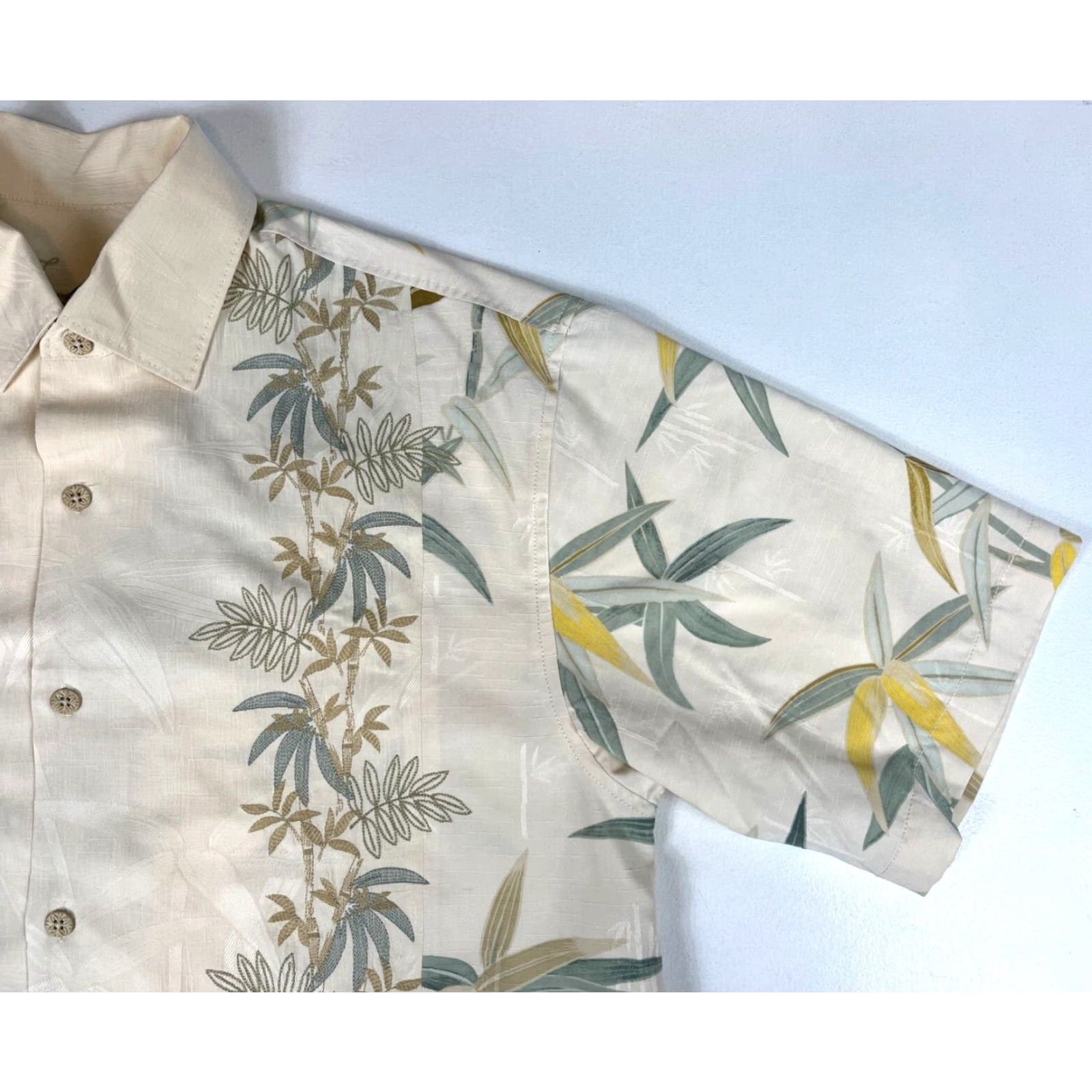 Tommy Bahama VINTAGE Tommy Bahama Shirt Men’s Short Sleeve Button-Up Silk Floral Sz M Beige Beach Hawaiian Flower Shirt Mens Size US M / EU 48-50 / 2 - 4 Thumbnail