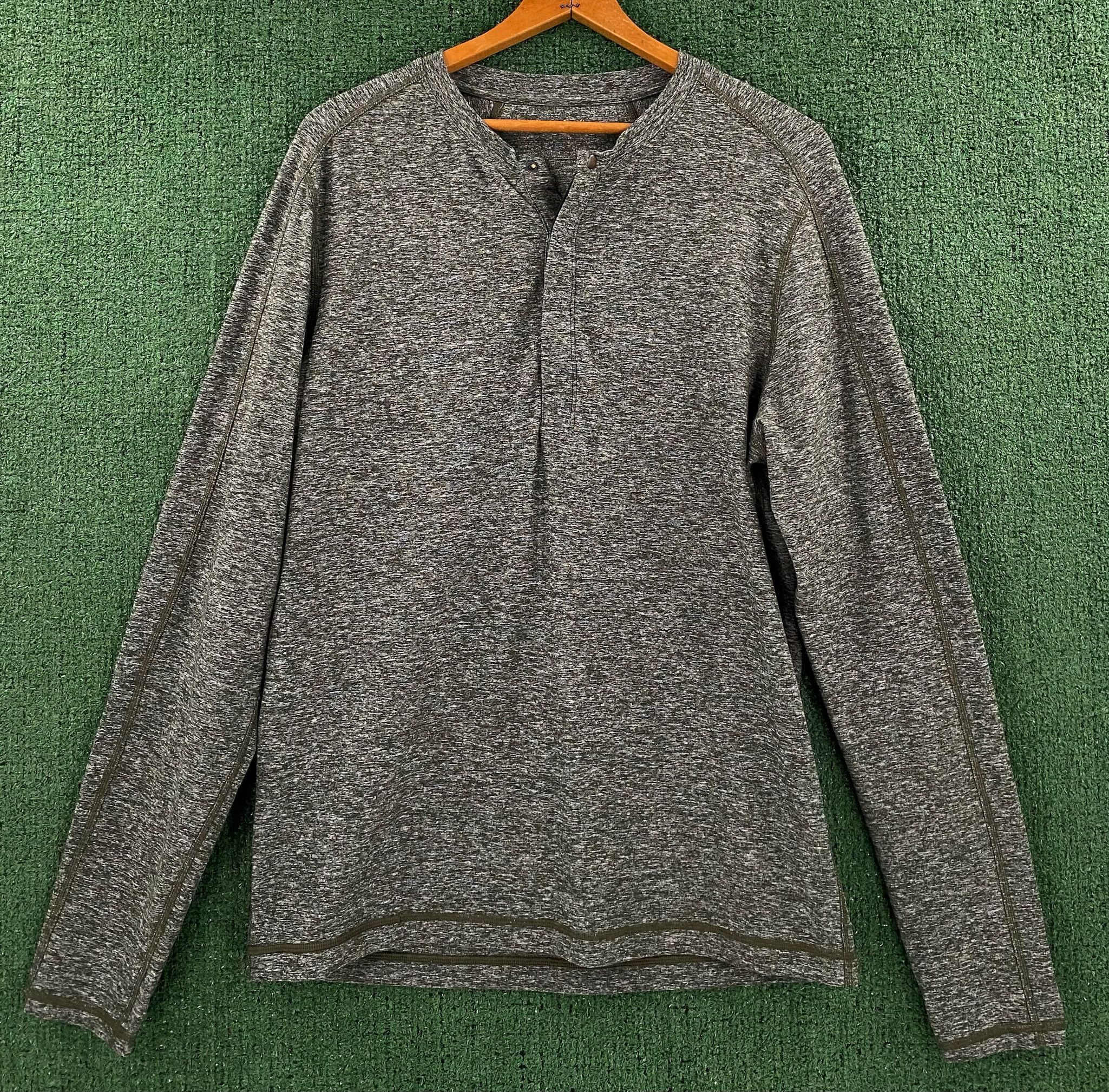 Lululemon Lululemon Surge Henley Long Sleeve Shirt Large Size US L / EU 52-54 / 3 - 1 Thumbnail