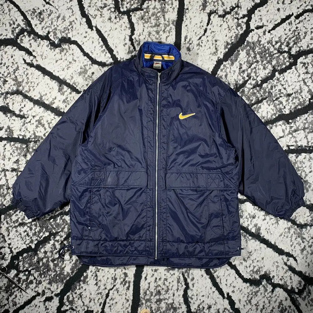 Nike × Vintage VINTAGE 90S NIKE CENTER SWOOSH SPELLOUT BIG LOGO JACKET Size US XL / EU 56 / 4 - 1 Thumbnail