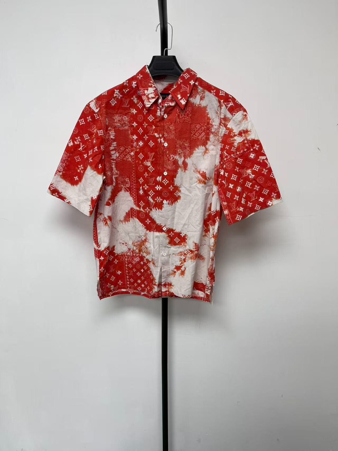 louis vuitton red logo short sleeve shirt