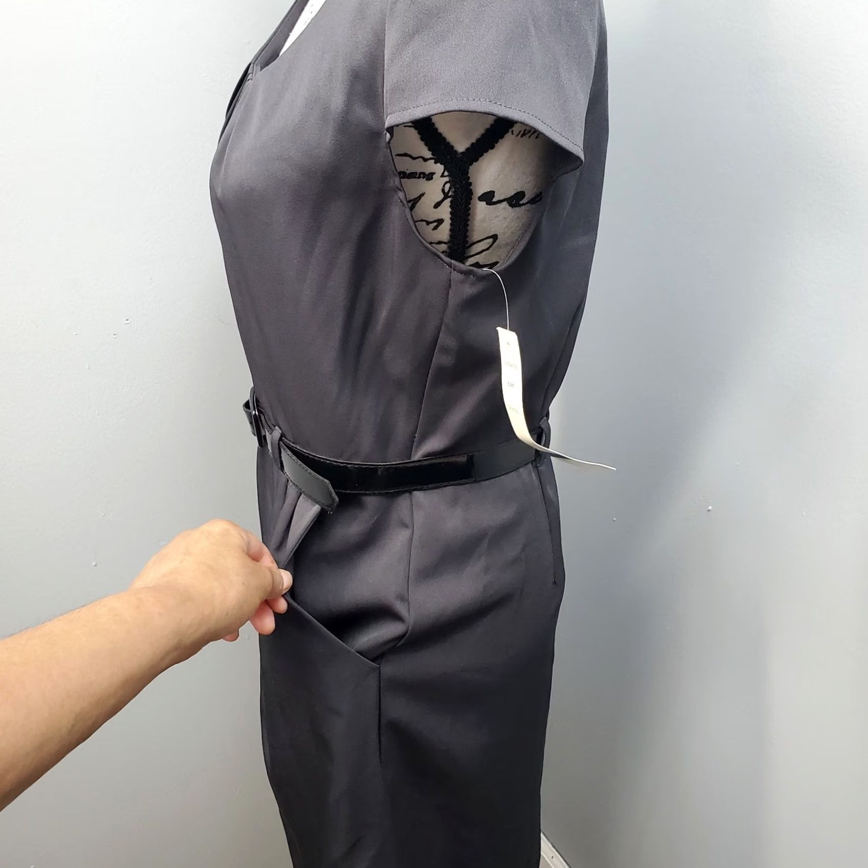 Vintage Olivia Matthews Formal Dress Women's 12P Gray Cap Sleeve Belted Waist Back Zip Dress: Women Size 12P: Gray Cap Sleeve Belted Waist Back Zip NWT Size XL / US 12-14 / IT 48-50 - 5 Thumbnail