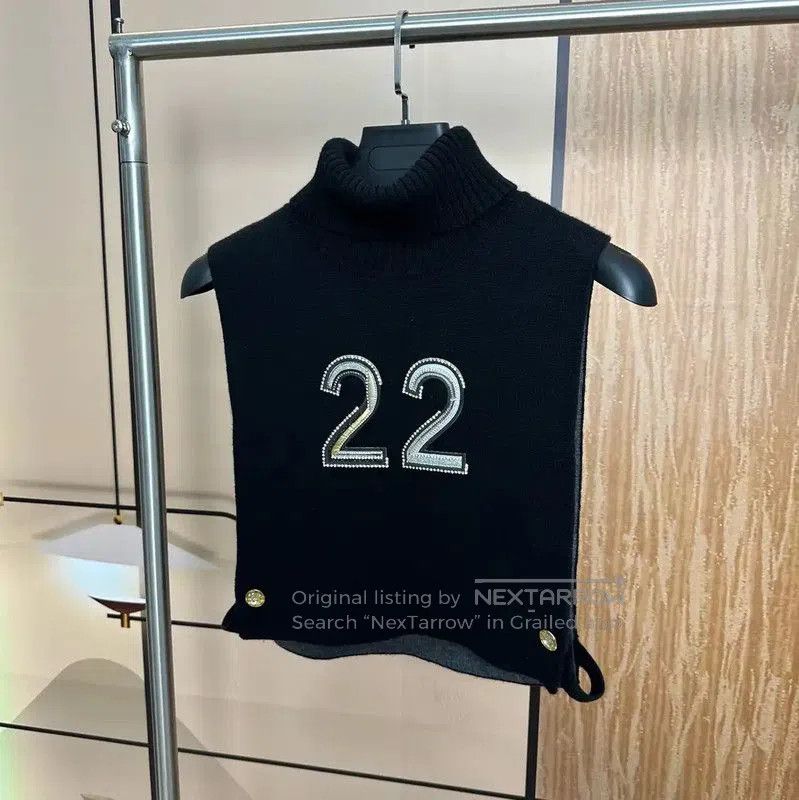 Chanel Chanel Black Wool Blend Ladies' Top with 22 . Size L / US 10 / IT 46 - 1 Thumbnail