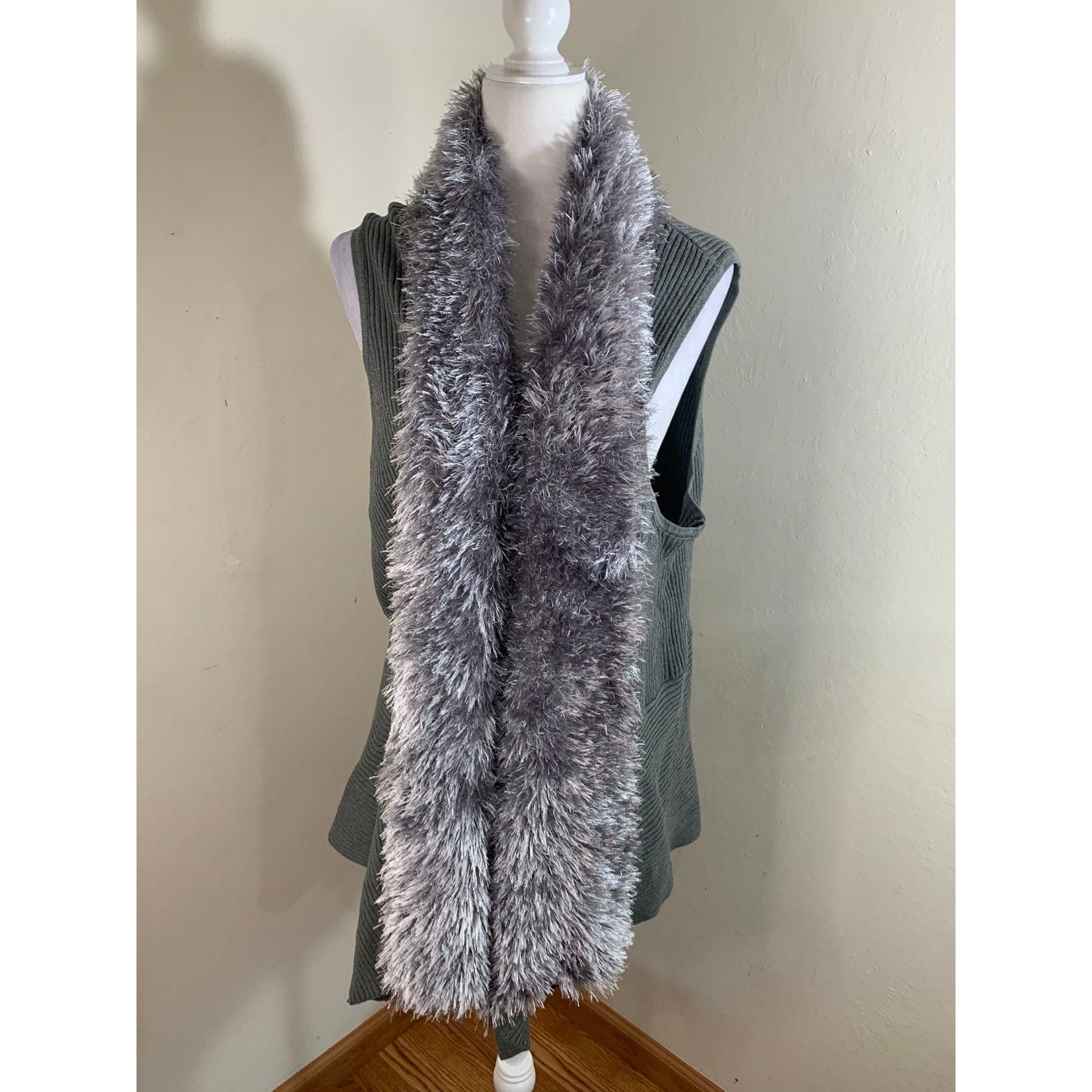 Other Lauren Michelle Faux Fur Vest (onesize) Size ONE SIZE - 7 Thumbnail