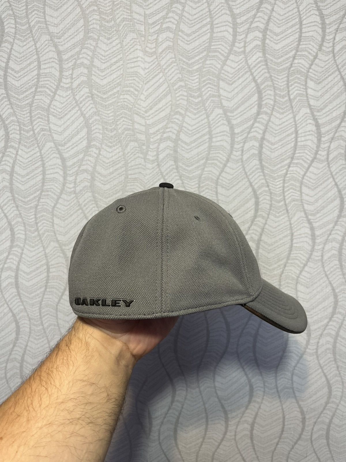Oakley Oakley Classic Low Flex Men’s Grey Logo Cap Size L-XL Size ONE SIZE - 4 Thumbnail