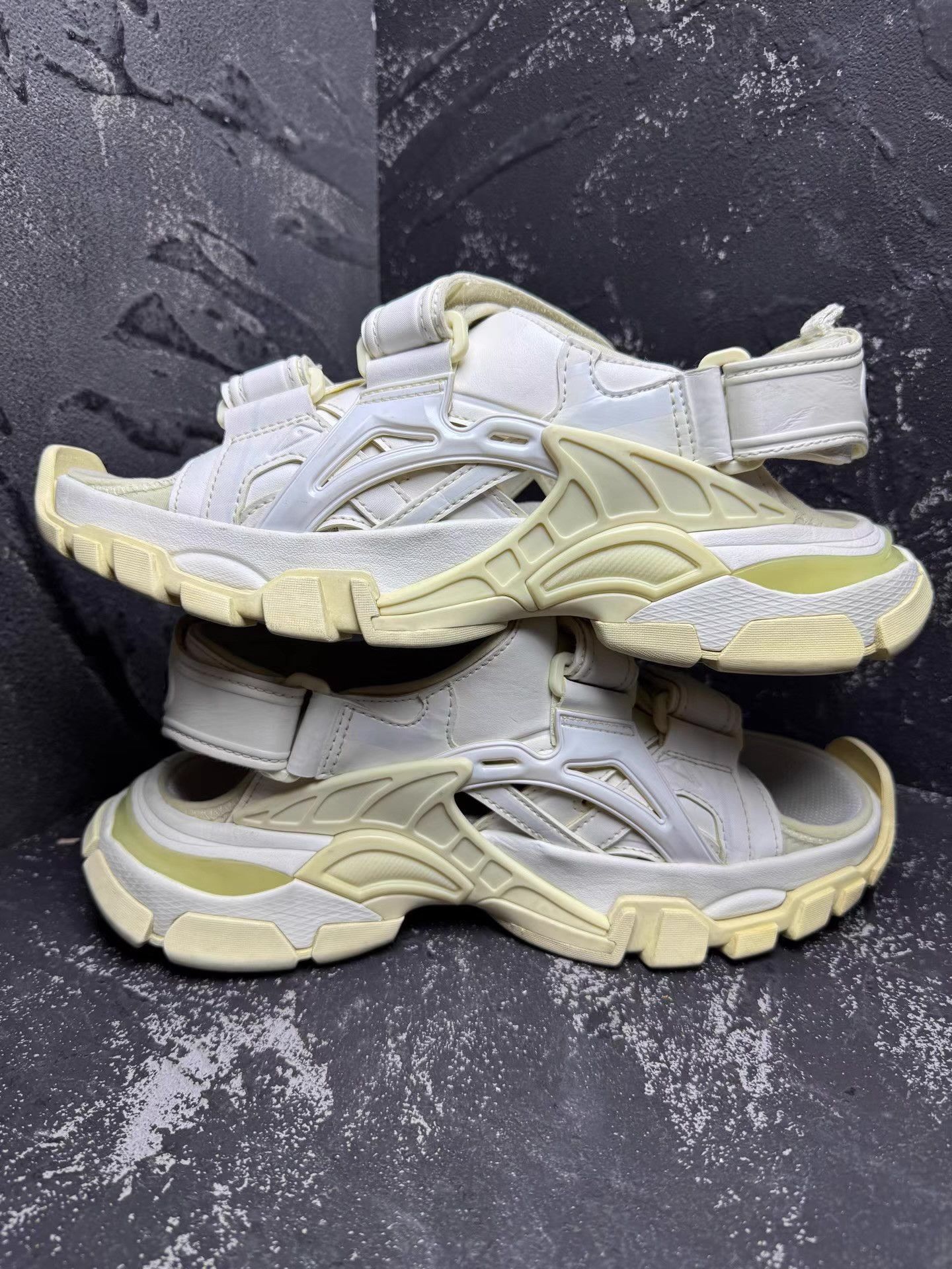 Balenciaga Balenciaga Track White Beach Sandals Q10 Size US 7 / IT 37 - 4 Thumbnail