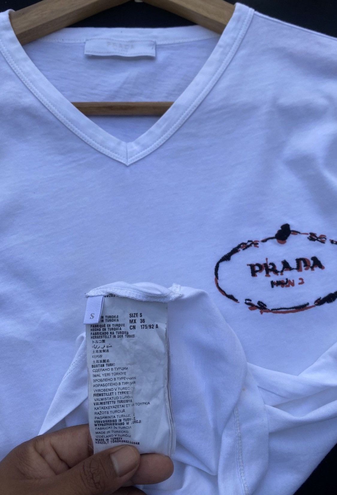 Prada Rare PRADA Man V Neck Tshirt Size US S / EU 44-46 / 1 - 24 Thumbnail