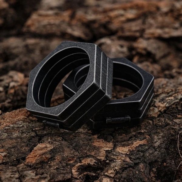 Designer Size 10 hexagon ring Size ONE SIZE - 2 Thumbnail